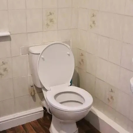 Peaceful 2 Bed House Free Parking * ليدز
