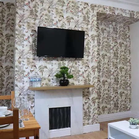 Peaceful 2 Bed House Free Parking *