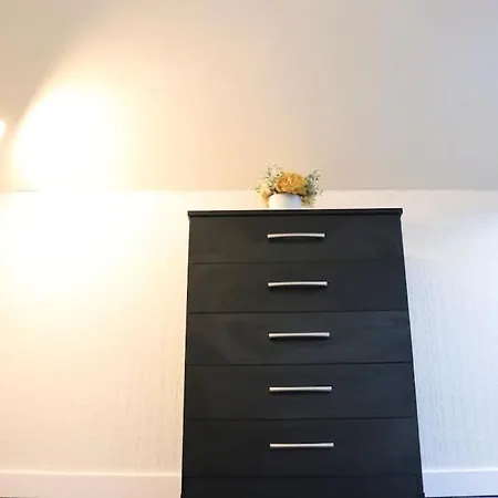 Peaceful 2 Bed House Free Parking *